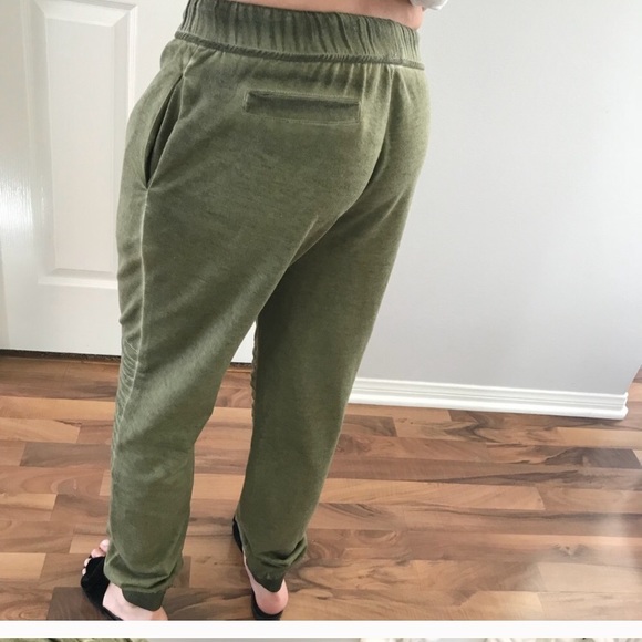 Lounging Rustic Joggers - Picture 5 of 8